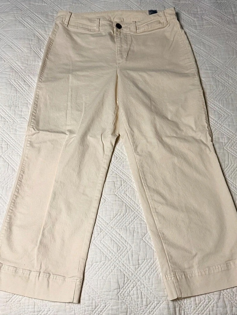 Old Navy Cream Cotton Capri Pants Size 10